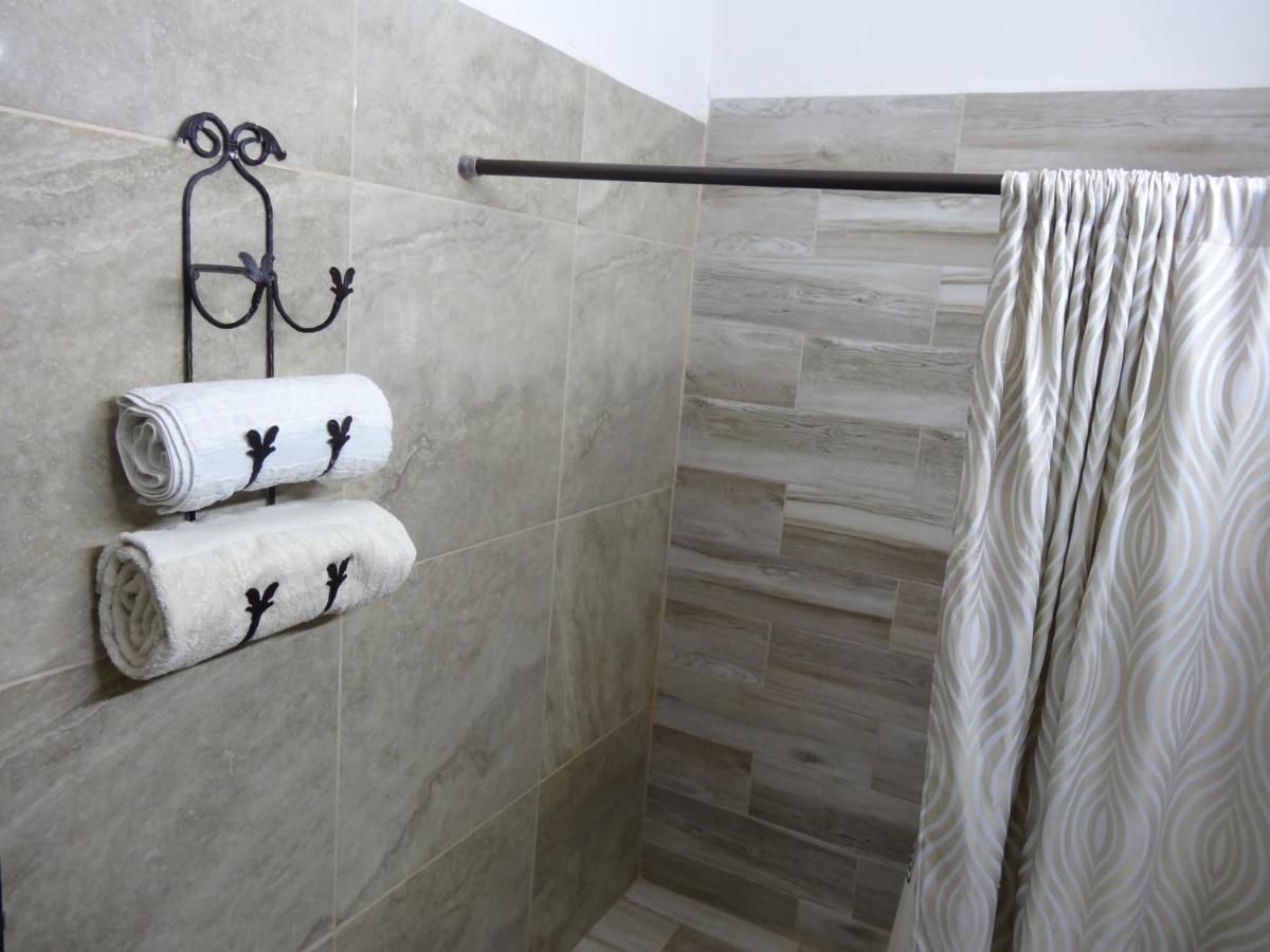 Habitaciones-Comodas-Aire-Wifi-Tv-Cerca De Playa-!!Excelente Precio II Manzanillo Esterno foto