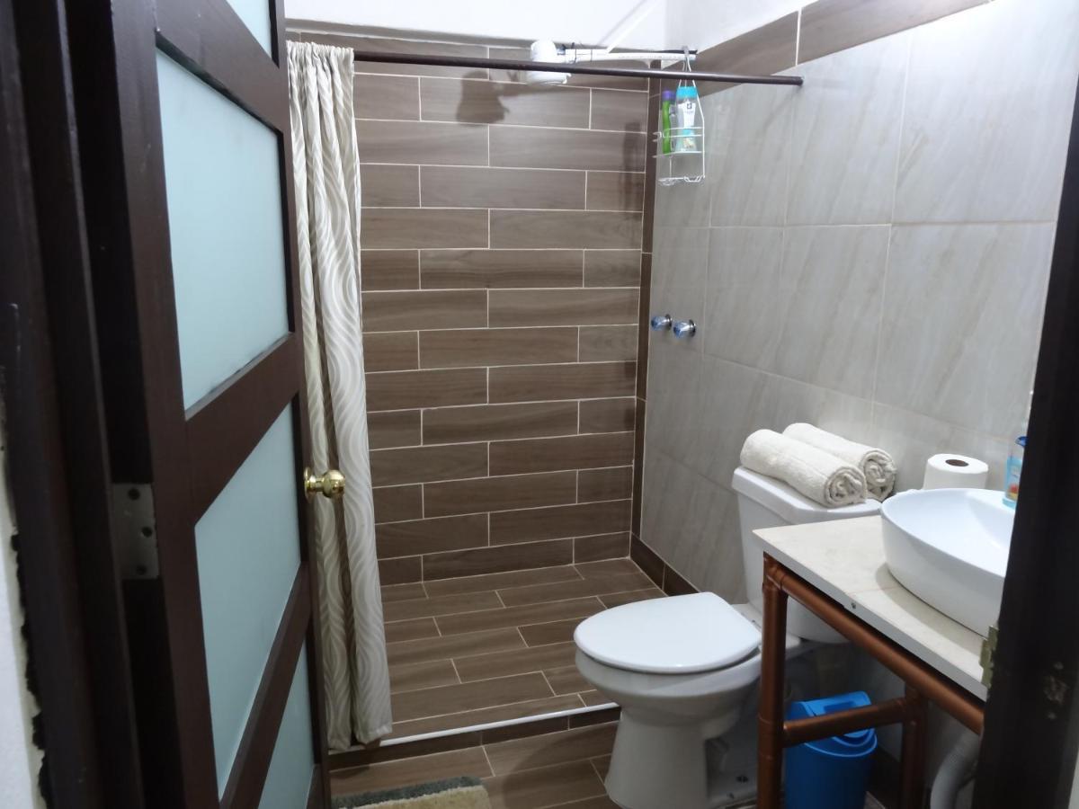 Habitaciones-Comodas-Aire-Wifi-Tv-Cerca De Playa-!!Excelente Precio II Manzanillo Esterno foto