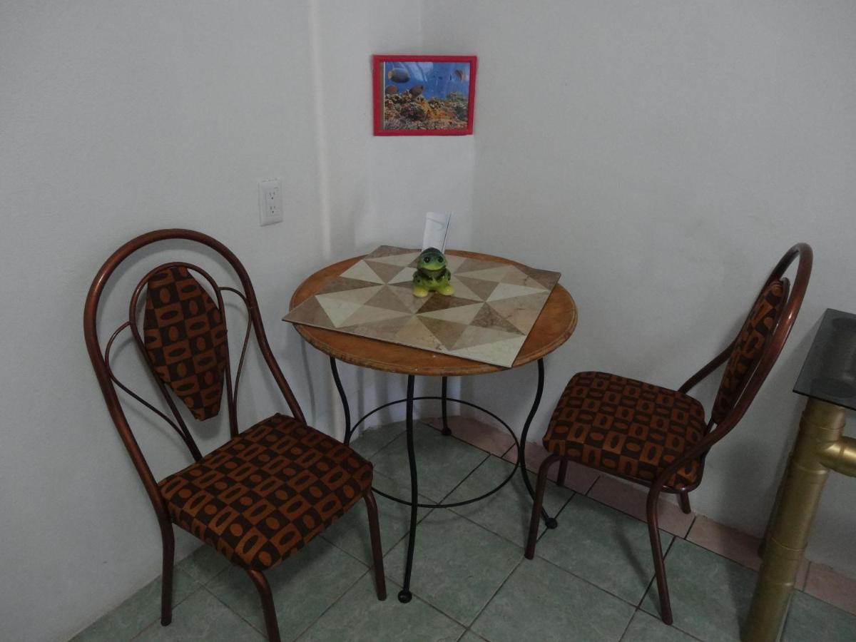 Habitaciones-Comodas-Aire-Wifi-Tv-Cerca De Playa-!!Excelente Precio II Manzanillo Esterno foto